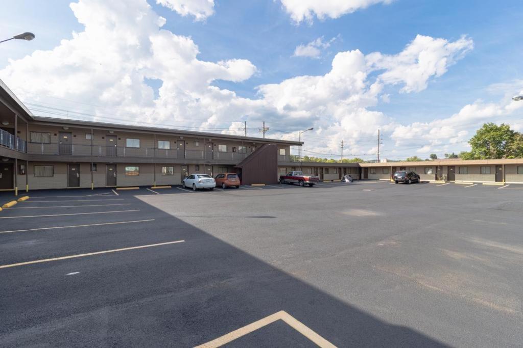Manor Motel DuBois