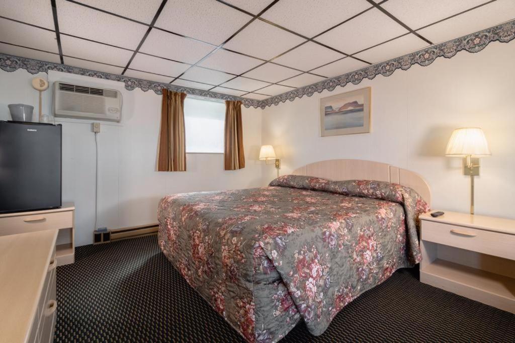Manor Motel
