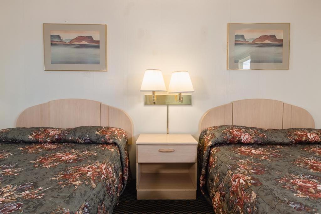 Motel Manor *