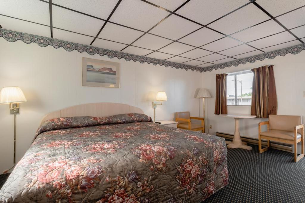Manor Motel